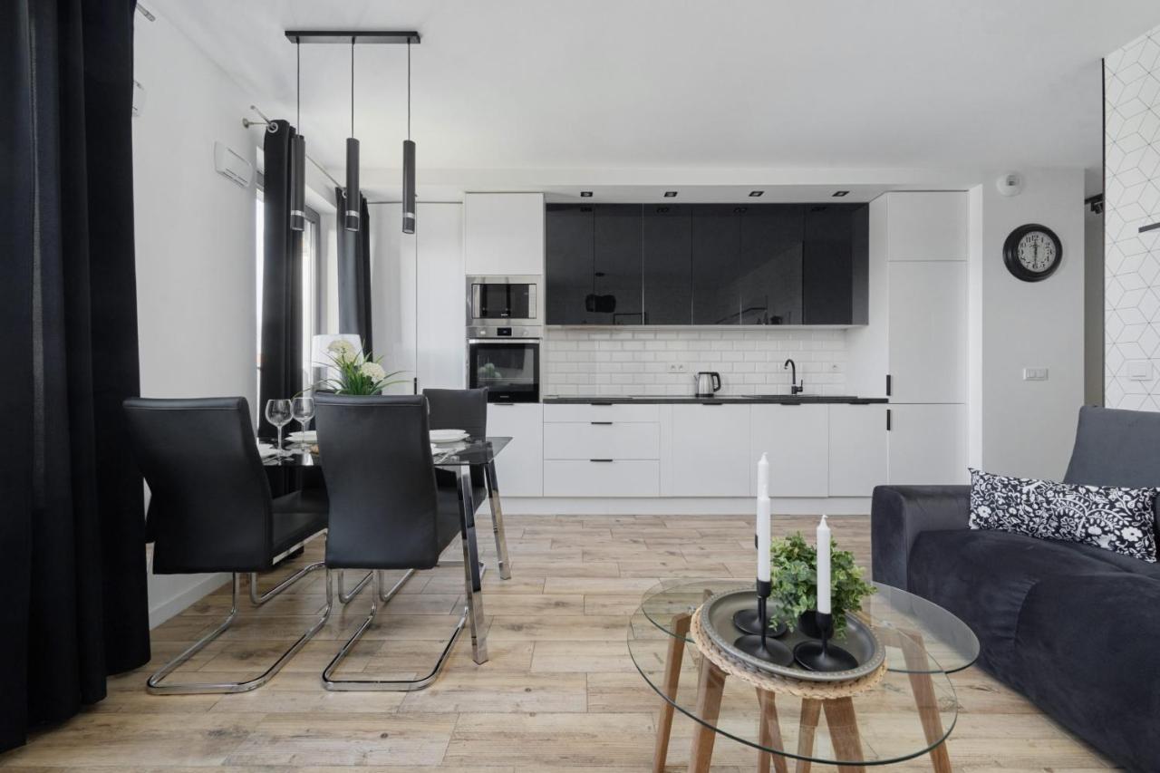 Chique For A Big Family With 2 Parking Spaces By Renters * Wrocław